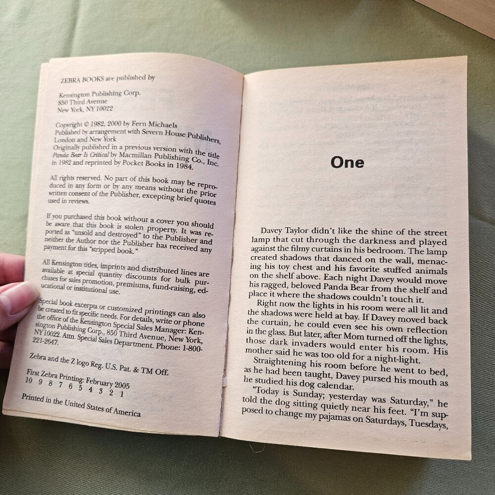 Fern Michaels 3 Book Bundle: Picture Perfect, Razor Sharp, Point Blank Paperback - Picture 3 of 11